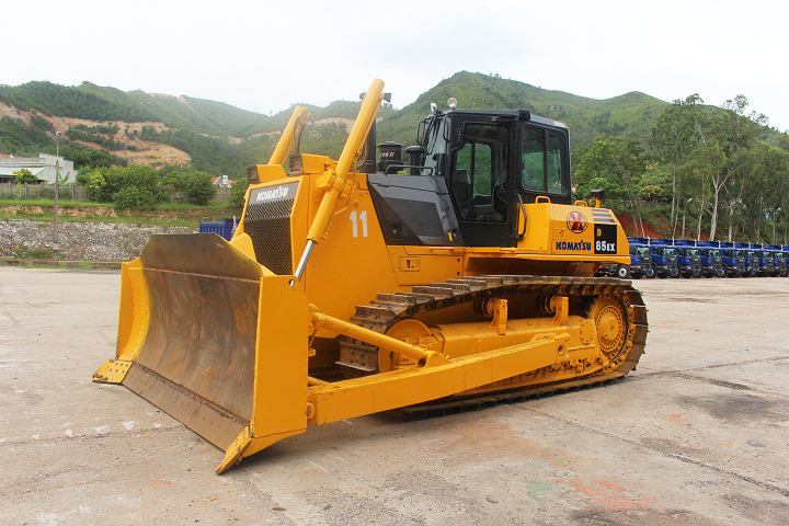 Gạt Komatsu D85EX