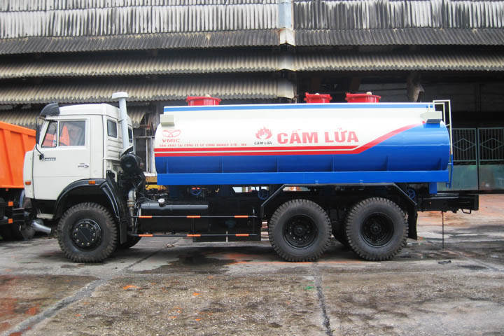 Xe Kamaz lắp téc nước